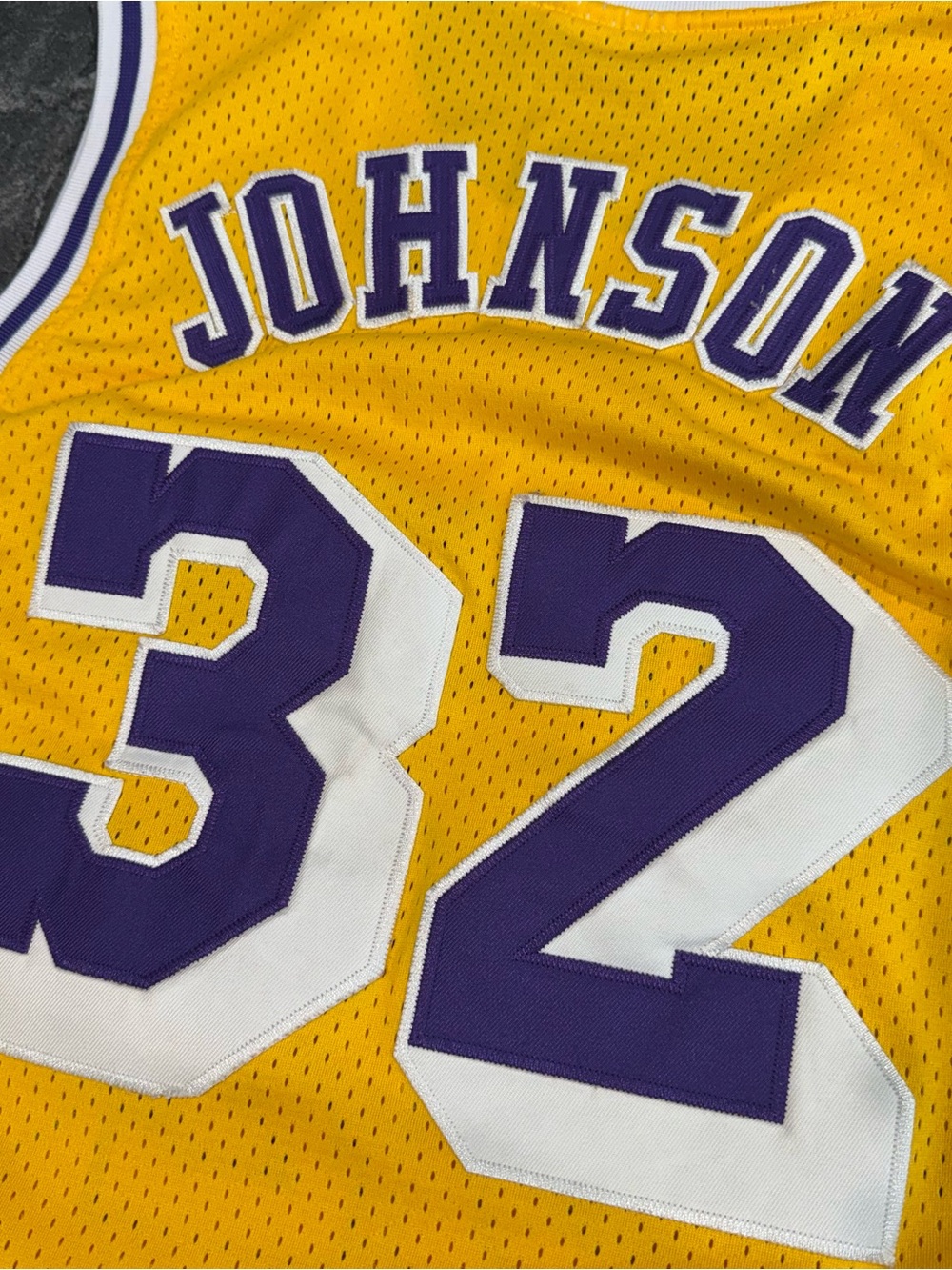 Adidas NBA Hardwood Classics Magic Johnson LA Lakers 32 Jersey Large - Picture 3 of 14